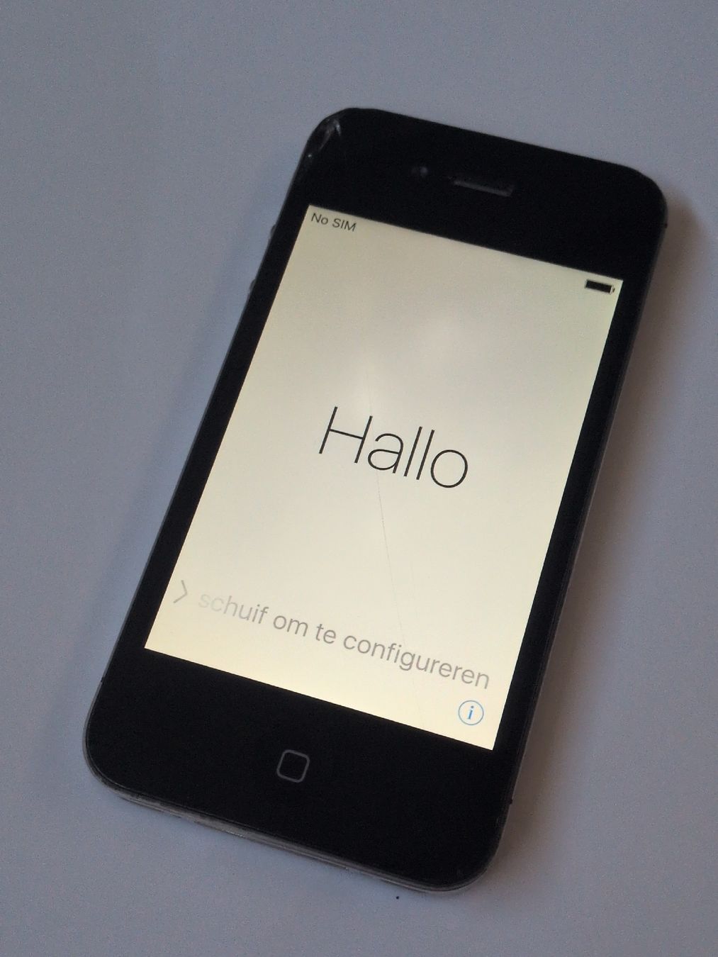 Apple Handys / Smartphones: iPhone 4s Black Used Screen Cracked – Gebraucht aus Zürich von vitibaba