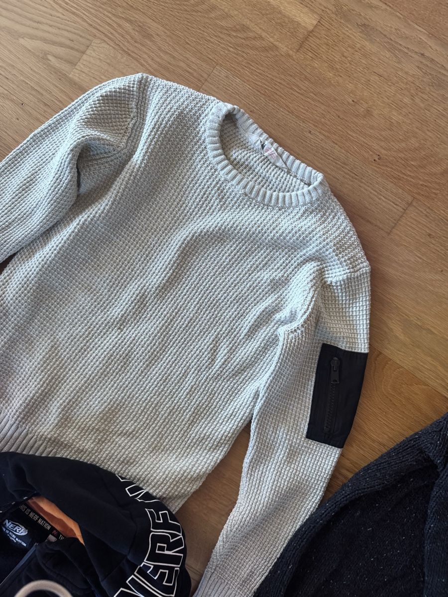 Maglioni & Felpe: 4 Jungen Pullover 134/140 – Usato da Wädenswil venduto da dorodi 4