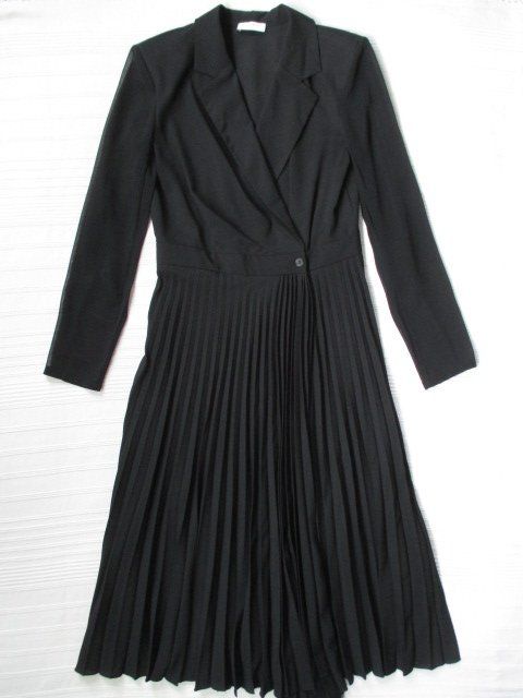Sandro Kleider: SANDRO - Plissee Wrapover Kleid Schwarz Gr. 36 D – Gebraucht aus Wetzikon ZH von icewear