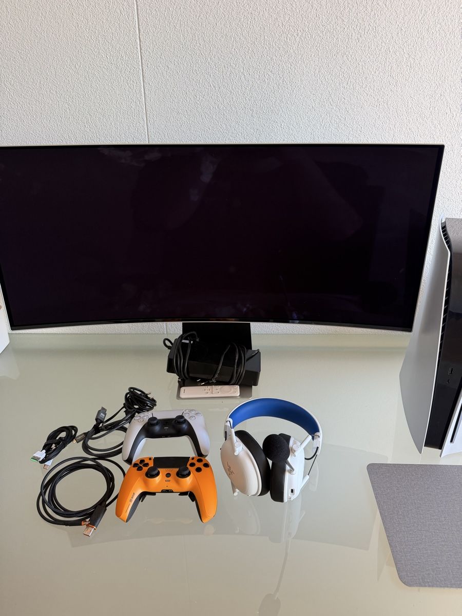 Sony Consoles: Ps 5 Gaming Setup – Neuf (Voir description) à Uznach par songoku759
