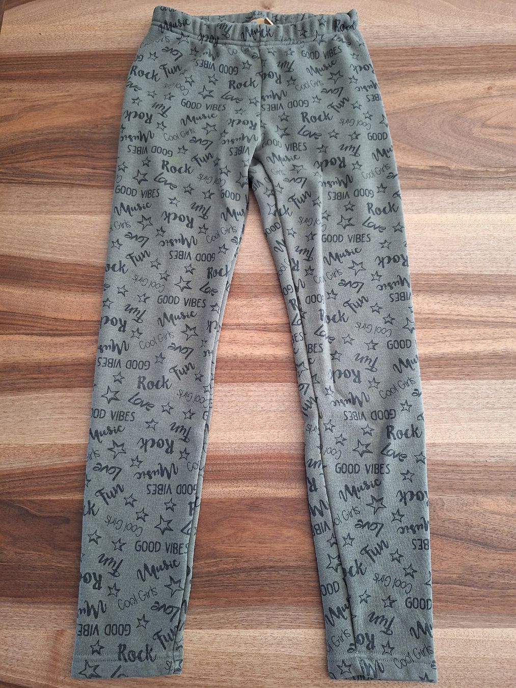 Lotti & Set di vestiti: Kleiderpaket 03 (5 Trainerhosen / Launchware) – Usato da Affeltrangen venduto da Salz-Pfeffer 5