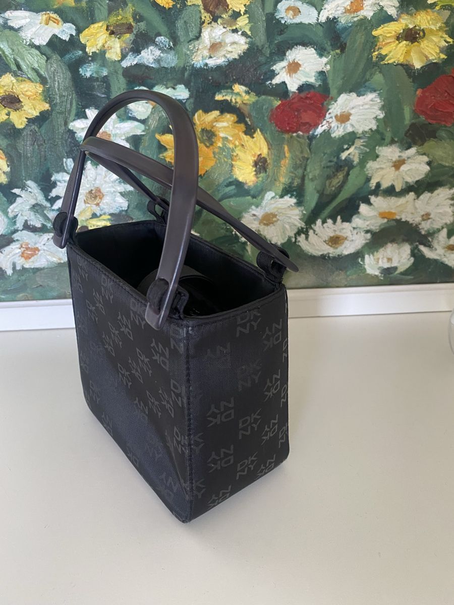 DKNY Taschen für Damen: DKNY bag - Stylish & compact - Perfect for summer! – Neu (gemäss Beschreibung) aus Herrliberg von non_5qdb 3