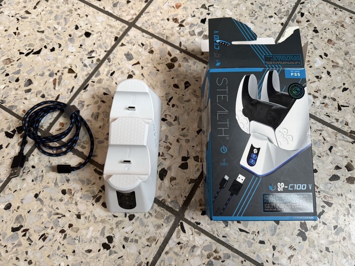 Docking station: PS5 Controller Charger – D'occasion à Vaduz par sxmveel