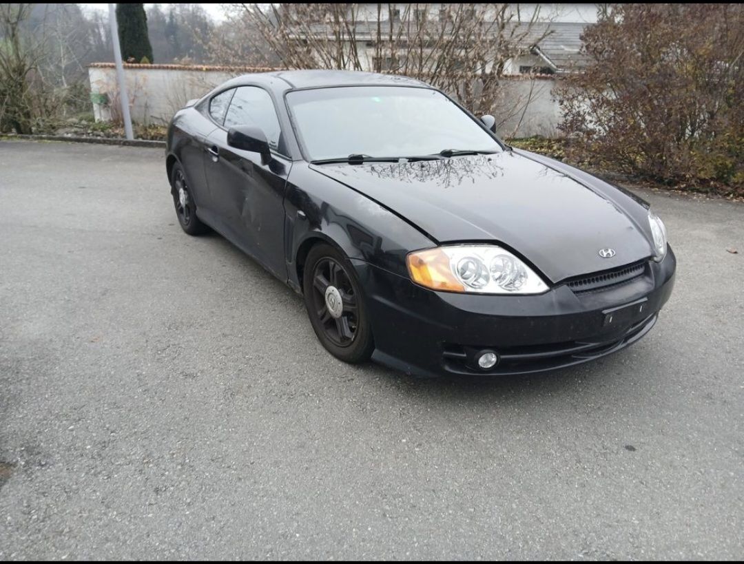 Hyundai Tutti pezzi di ricambio auto: Ersatzteile Hyundai Coupé 2004 2.0l – Usato da Uhwiesen venduto da Swiss_Timber