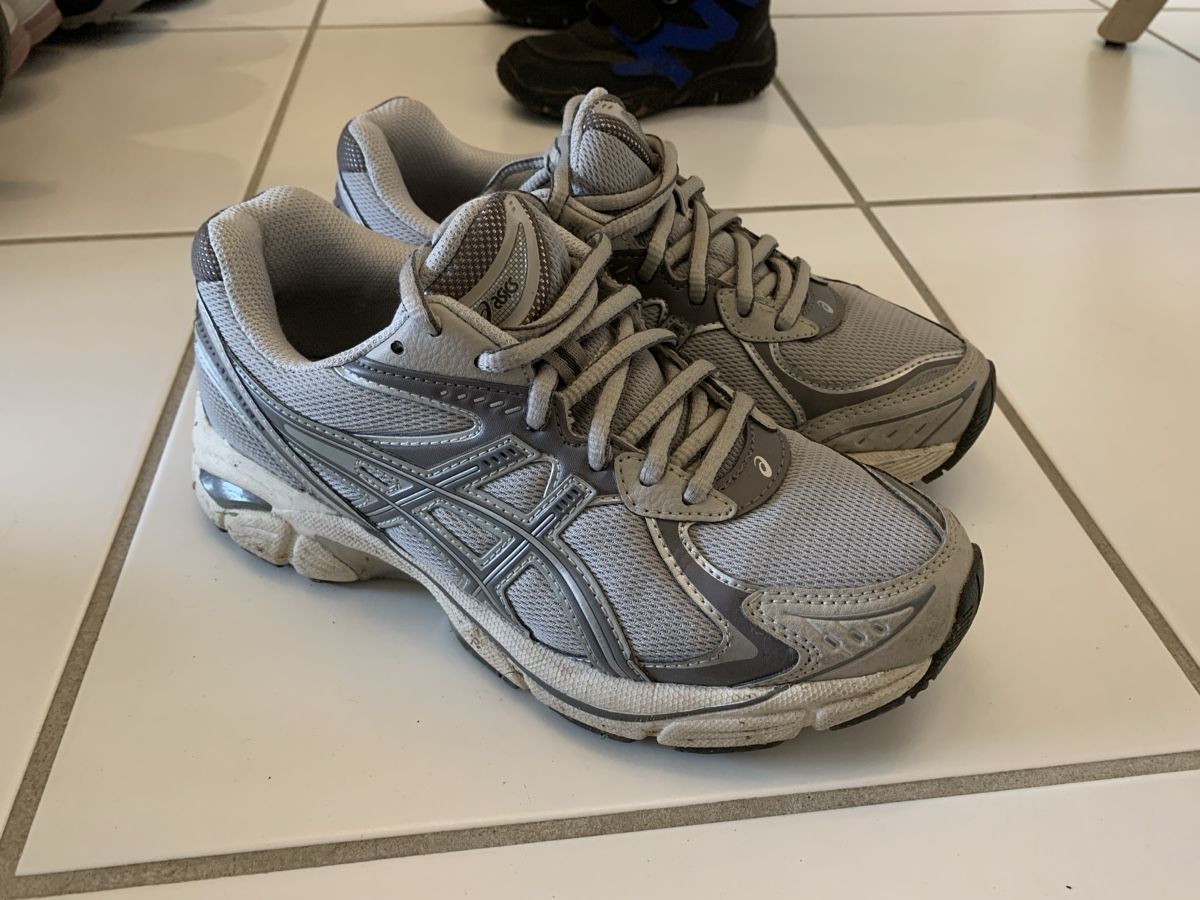 Asics Scarpe da donna: Asics Sneakers GT-2160 – Usato da Basel venduto da ememilil