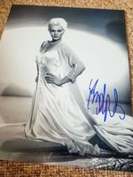 Kim Novak - Autogramm auf Foto