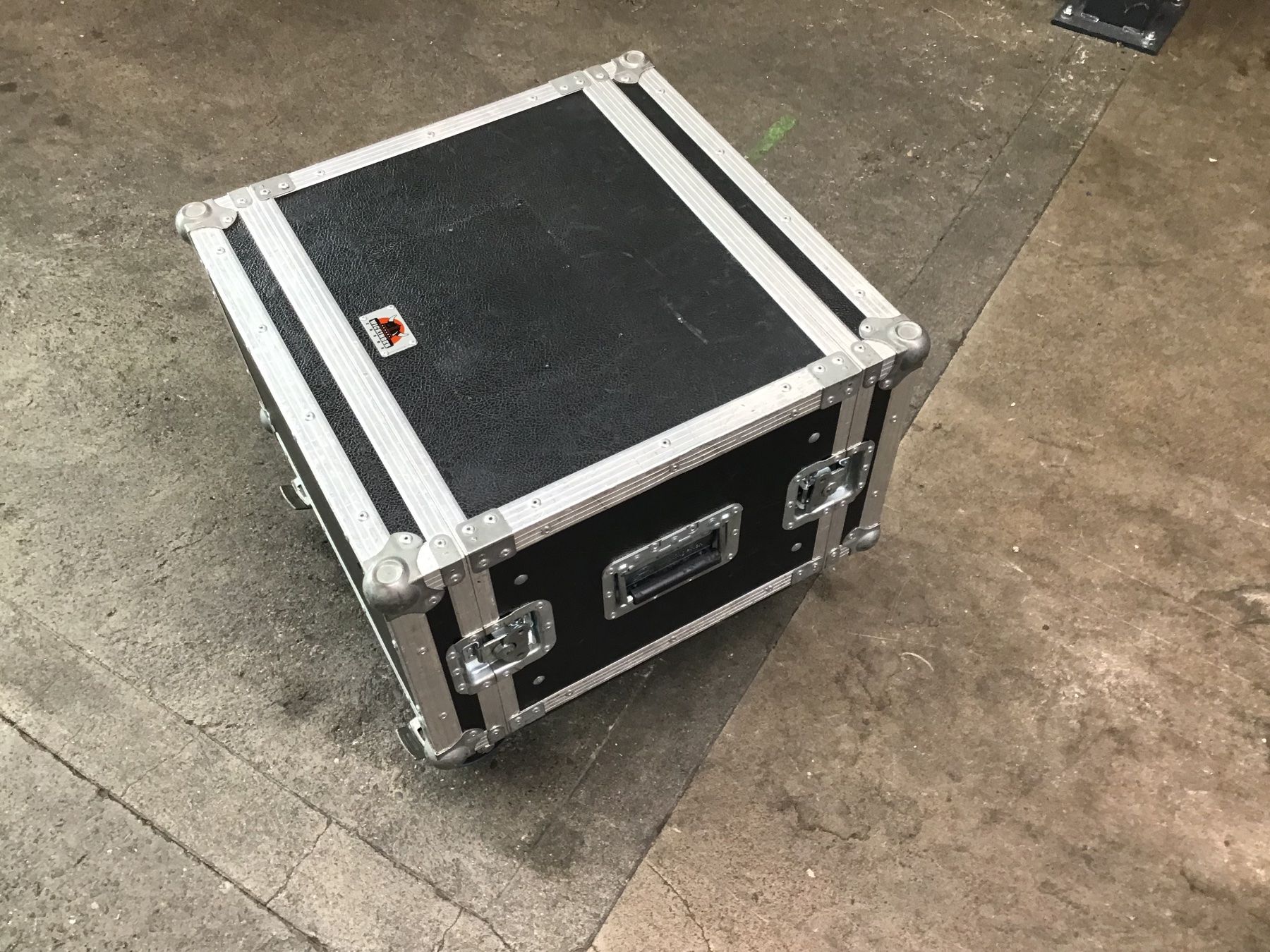 Sonstiges Zubehör: 19 Zoll Case 6 HE – Gebraucht aus Leuggern von stagem 1