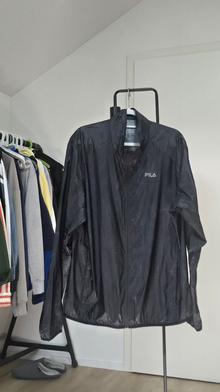 Fila Giacche: Fila Regenjacke/Windjacke – Nuovo (secondo la descrizione) da Rothrist venduto da adniramadani21