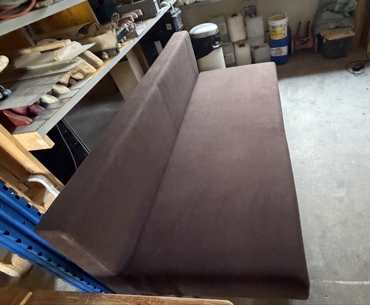 Sofas: Divano marrone con contenitori da letto – D'occasion à Dällikon par Ombranera 3