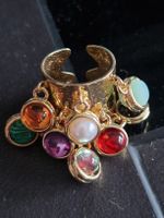 Schöner Ring, Fingerring, Steine (Glas), hängende Steine