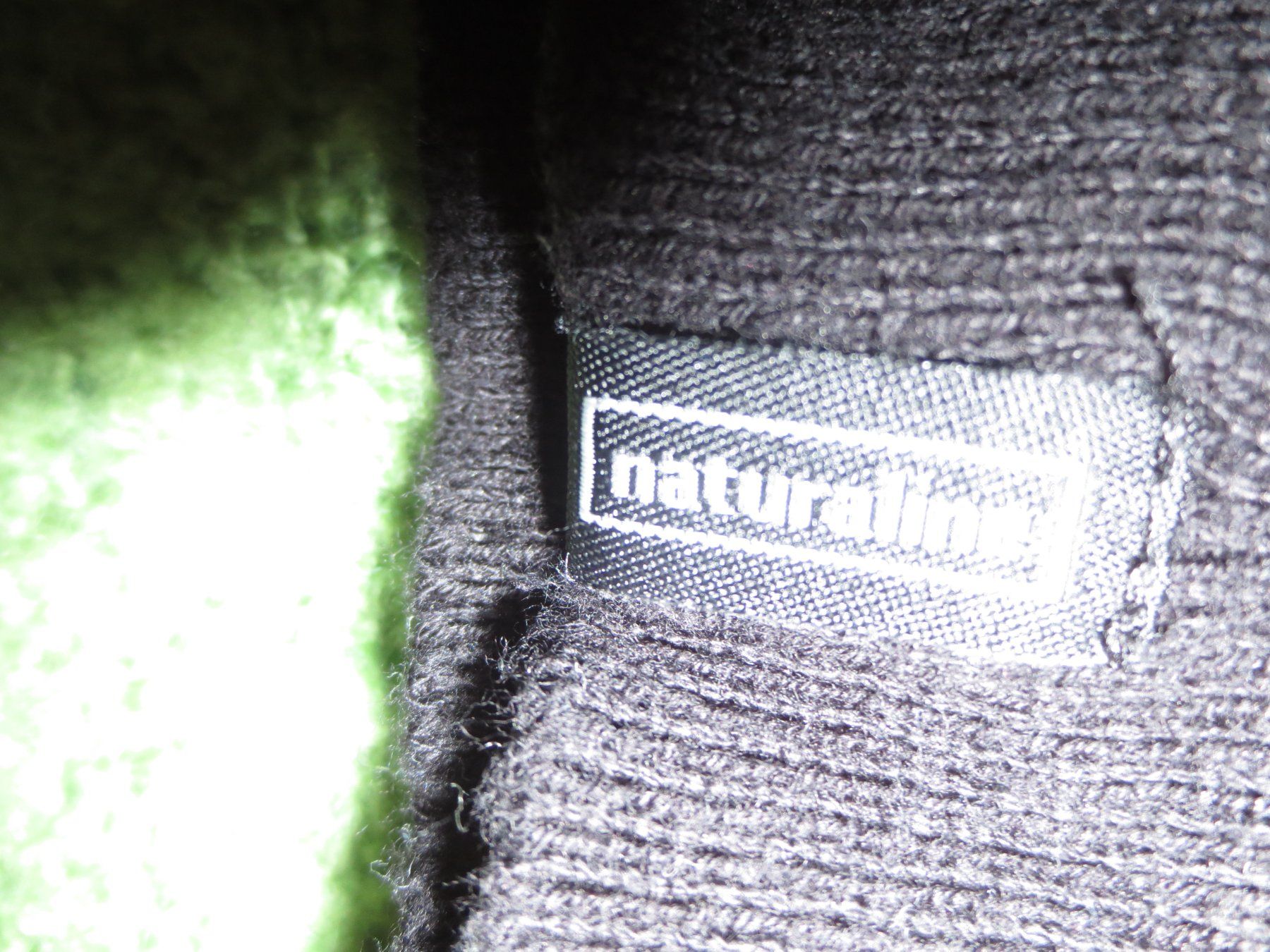 Pullover & Sweatshirts: Pullover schwarz Grösse L naturaline - Rundhalsausschnitt – Gebraucht aus Männedorf von Livingston 1