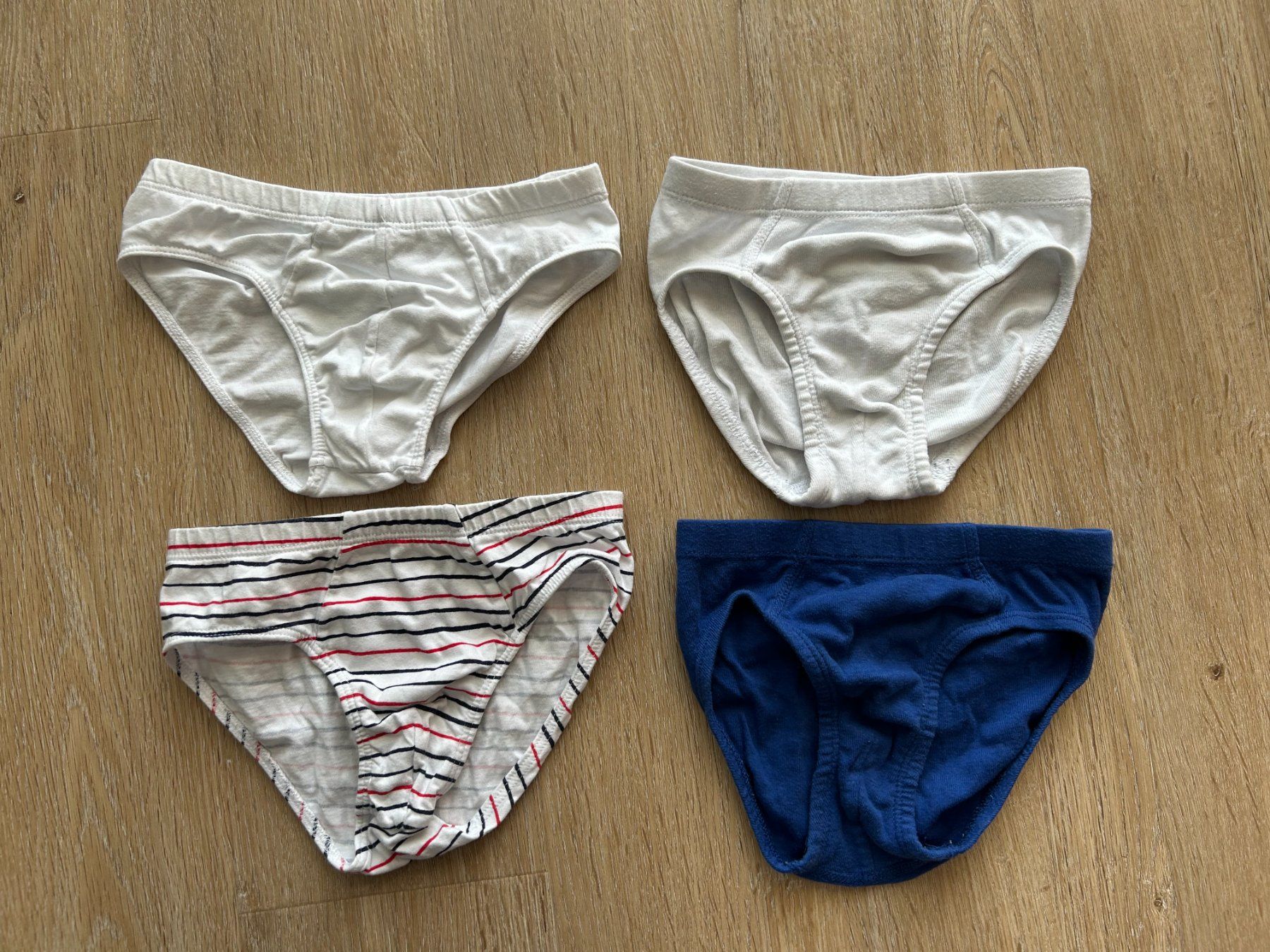 Unterwäsche: 4 Unterhosen Grösse 110/116 – Gebraucht aus Zumikon von meter03