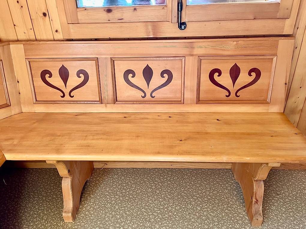 Panchine: ECKBANK MIT WUNDERSCHÖNER EINLAGEARBEIT – Usato da Thun venduto da amaretti25 1
