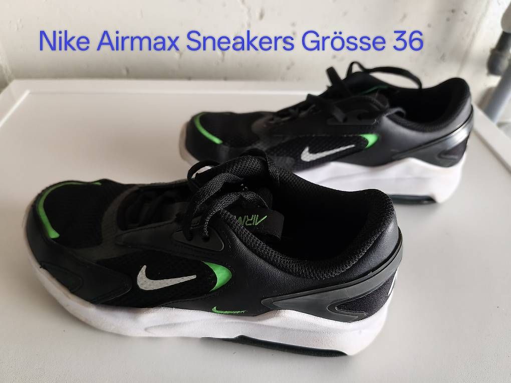 Nike Schuhe für Jungen: Nike AirMax Sneakers Grösse 36 – Gebraucht aus Grossdietwil von wichtel28