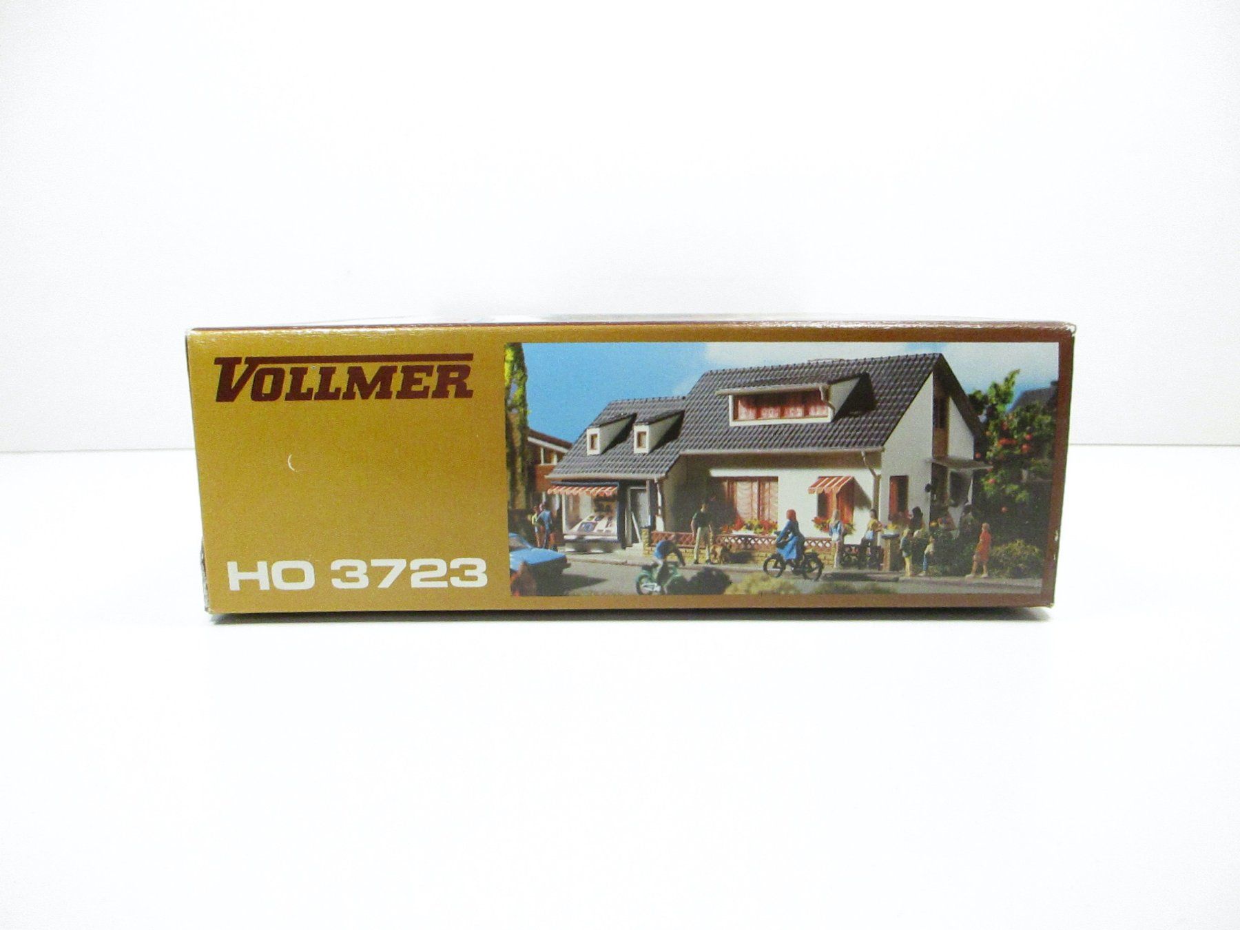 Vollmer Modelleisenbahnen: Vollmer H0 3723 Wohnhaus mit Ladengeschäft – Neu und originalverpackt aus Olten von Heinrich875 3