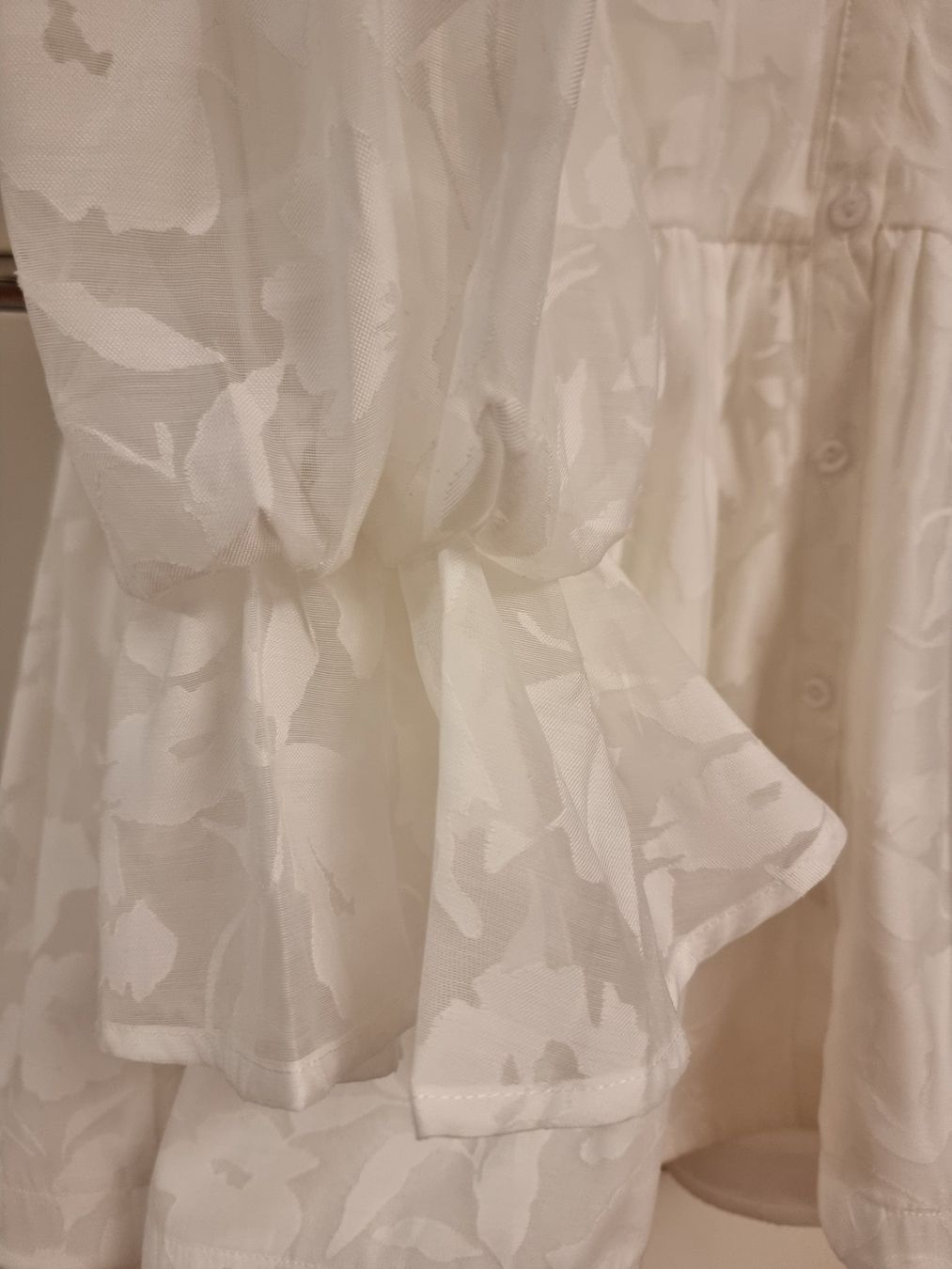 Vestiti: Weisses Jacquard Hemdkleid mit Puffärmeln – Nuovo (secondo la descrizione) da Zürich venduto da Nala2811 3