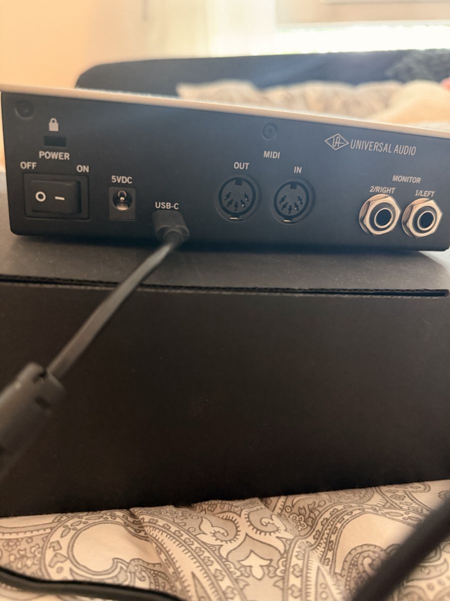 Registratori: Universal Audio VOLT 2 – Nuovo (secondo la descrizione) da Lausanne venduto da the_s9hs 2