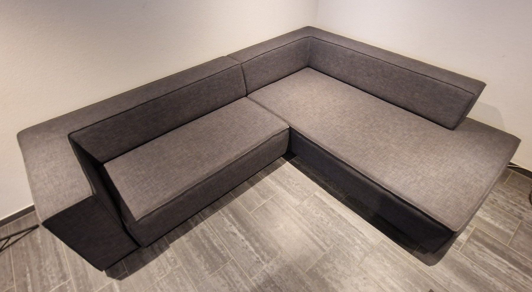 Divani: canapé tissu gris souris – Usato da Oberschrot venduto da Menox_ 1