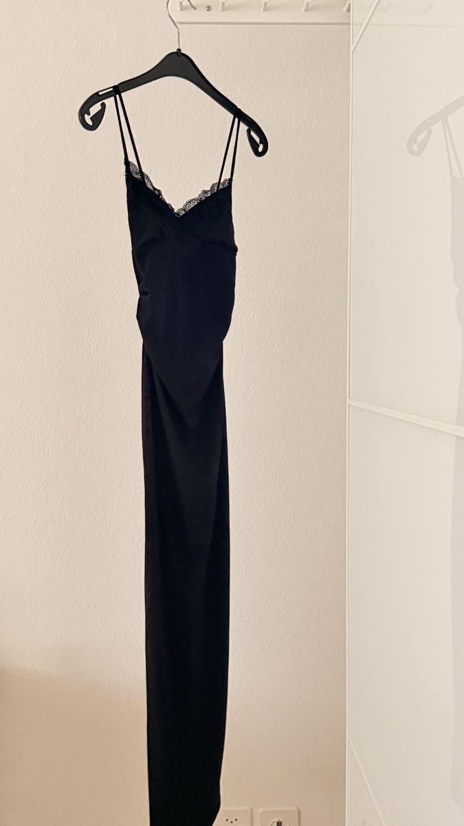 Bershka Robes et jupes: schwarzes Kleid Bershka XS – D'occasion à Wallisellen par ale_277q