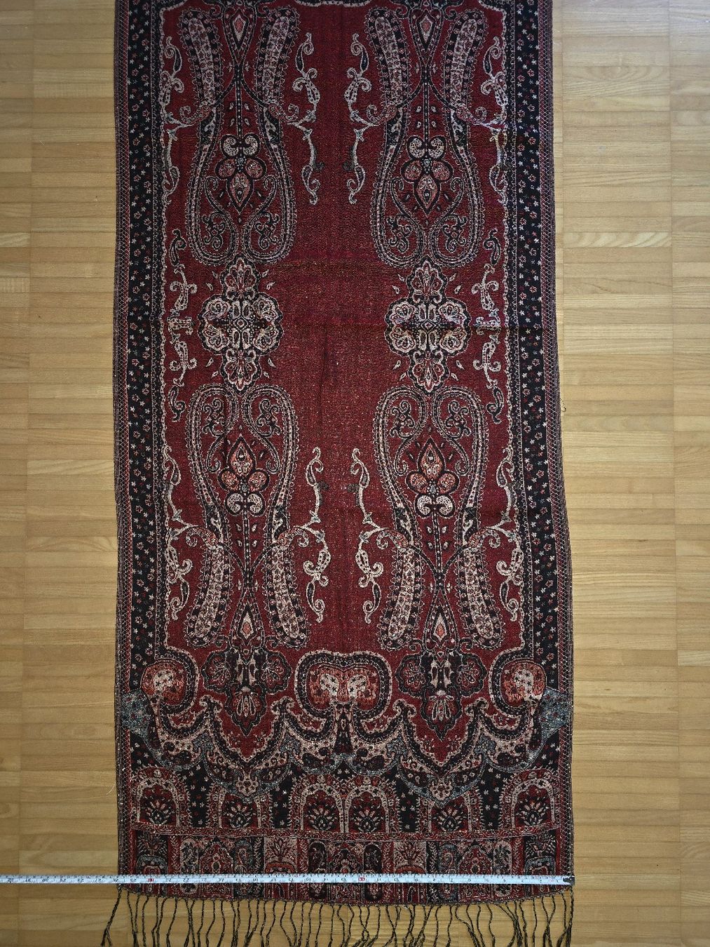 Foulard & Sciarpe: Wunderschöner, warmer Winter-Schal mit Paisley Muster – Usato da St. Gallen venduto da A.W.128 5