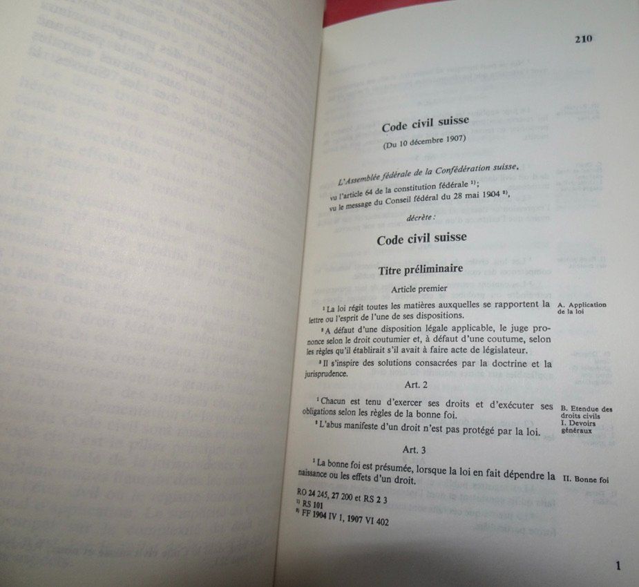Libri: Code Civil Suisse et Code des Obligations – Nuovo (secondo la descrizione) da Châtelaine venduto da fil_7lqg 8