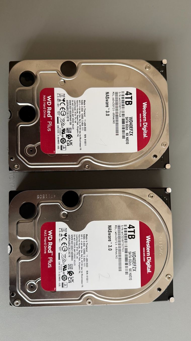 Western Digital Harddisks: 2x4TB SATA WDRed Plus NAS Harddrive – Gebraucht aus Balsthal von Koenu