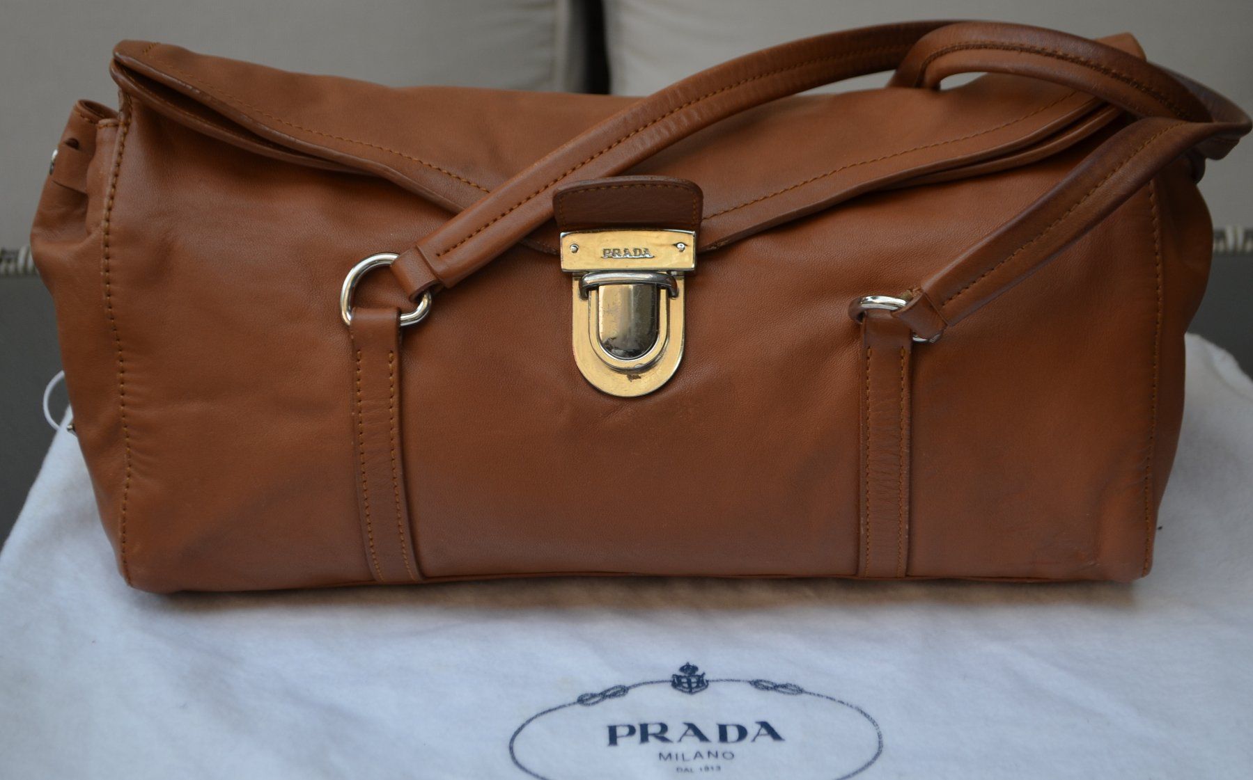 Prada Taschen für Damen: Prada Tasche / sac – Gebraucht aus Collonges von Auganien 1