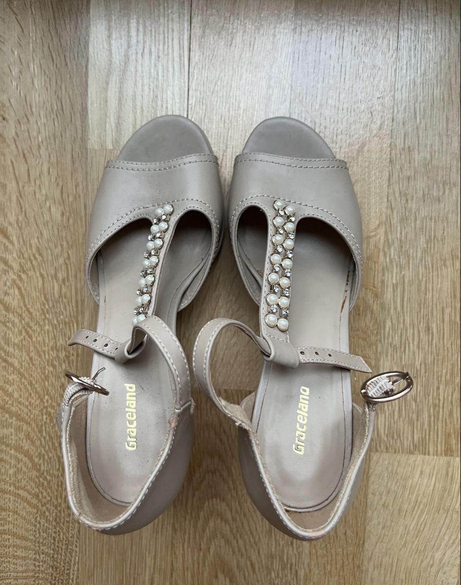 Dosenbach Scarpe da donna: Sandalen Grösse 37 – Nuovo (secondo la descrizione) da Frauenfeld venduto da ste_5h8b 1