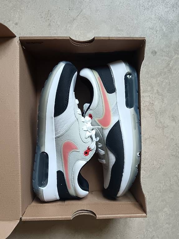 Scarpe da uomo: Nike Air Max Motif – Usato da Glattbrugg venduto da cam_wsk9