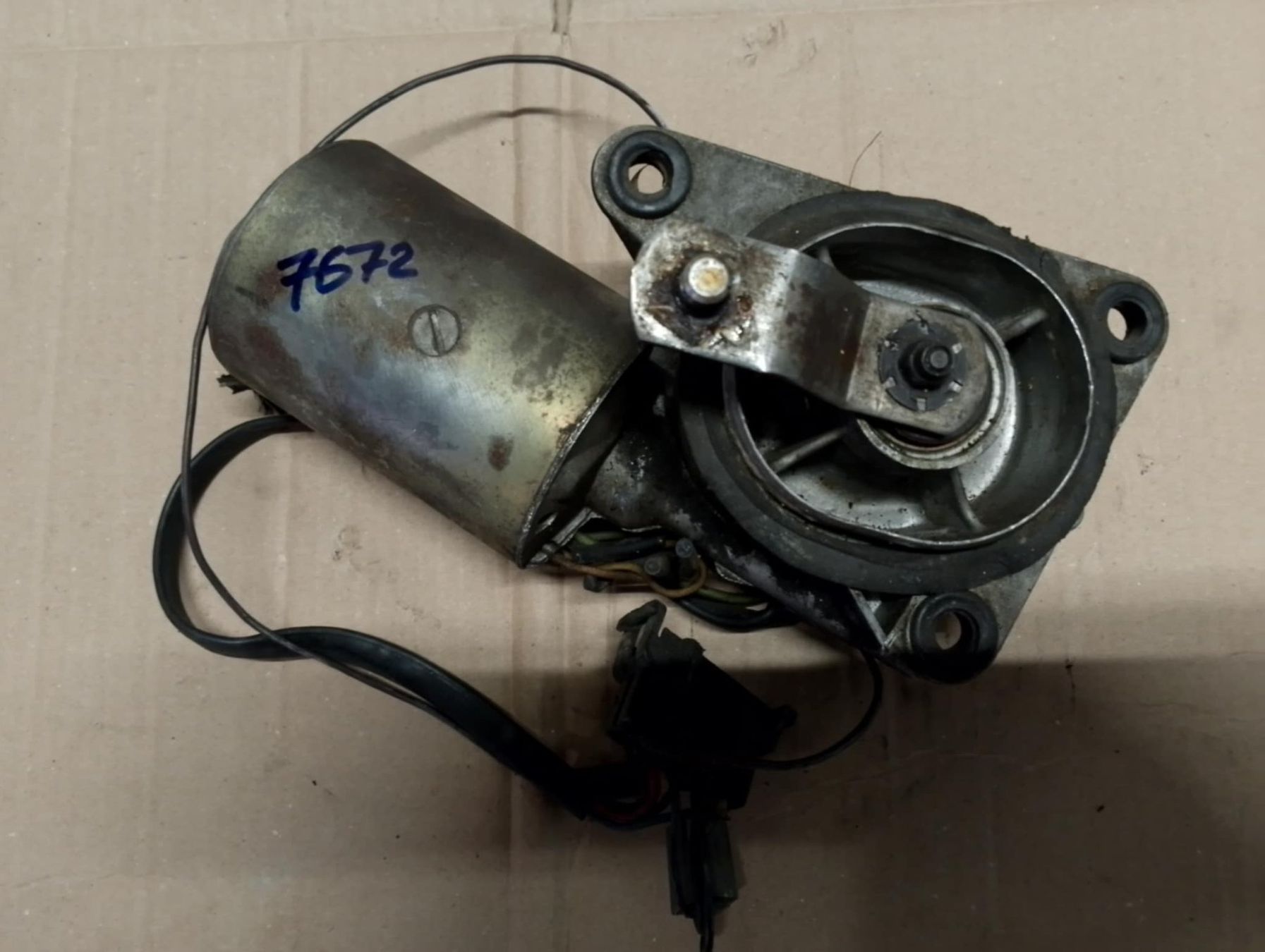 Mopar Tutti pezzi di ricambio auto: Scheibenwischmotor Mopar E-Body – Usato da Niedergösgen venduto da usc_tt5r 6