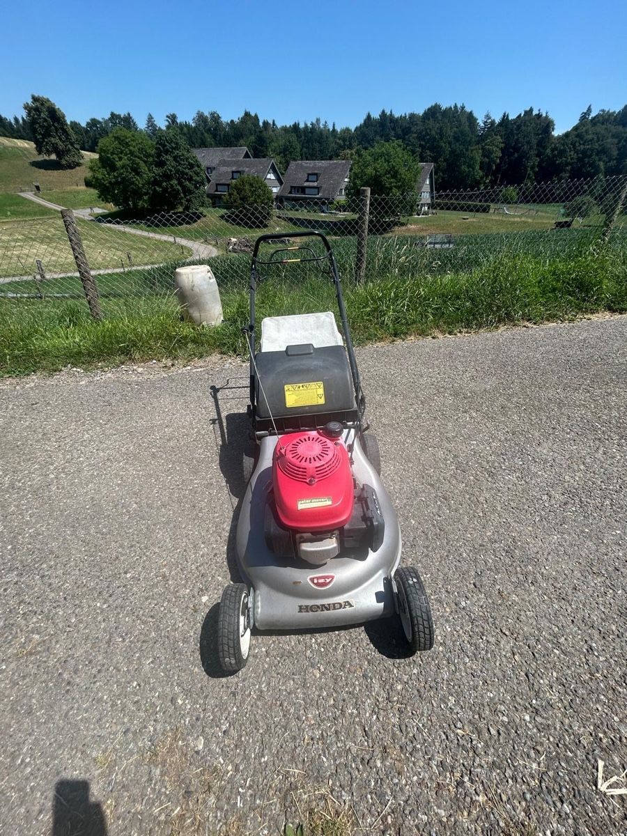 Tagliaerba: 2 Stk. Rasenmäher (Honda & MTD) – Usato da Knonau venduto da Audi_1999
