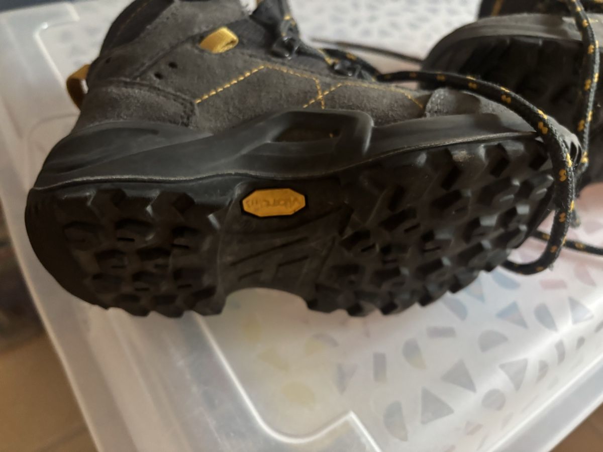 Lowa Scarpe per ragazzi: chaussures de marche enfant  – Usato da payerne venduto da mfo_7vkb 1