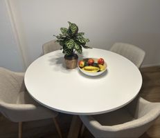 Runder Tisch weiss guter Zustand