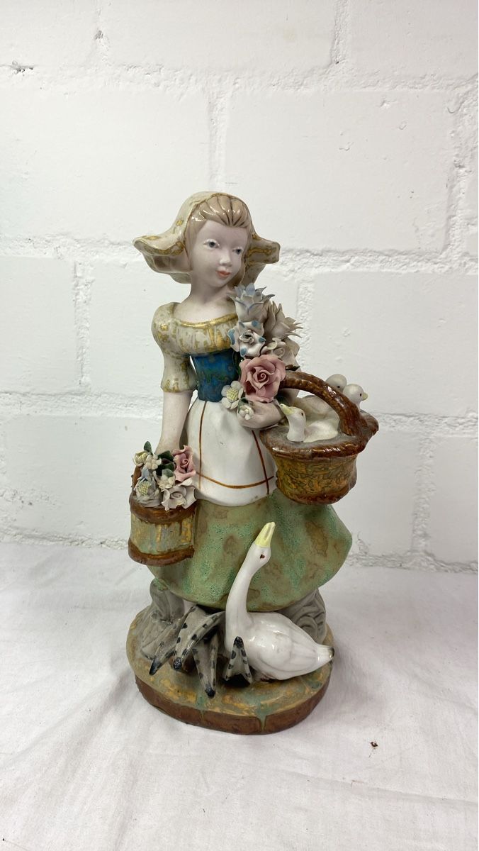 Skulpturen & Statuen: Vintage Figur Mädchen mit Gänsen, Spanien – Gebraucht aus sursee von trilli-tralli 1