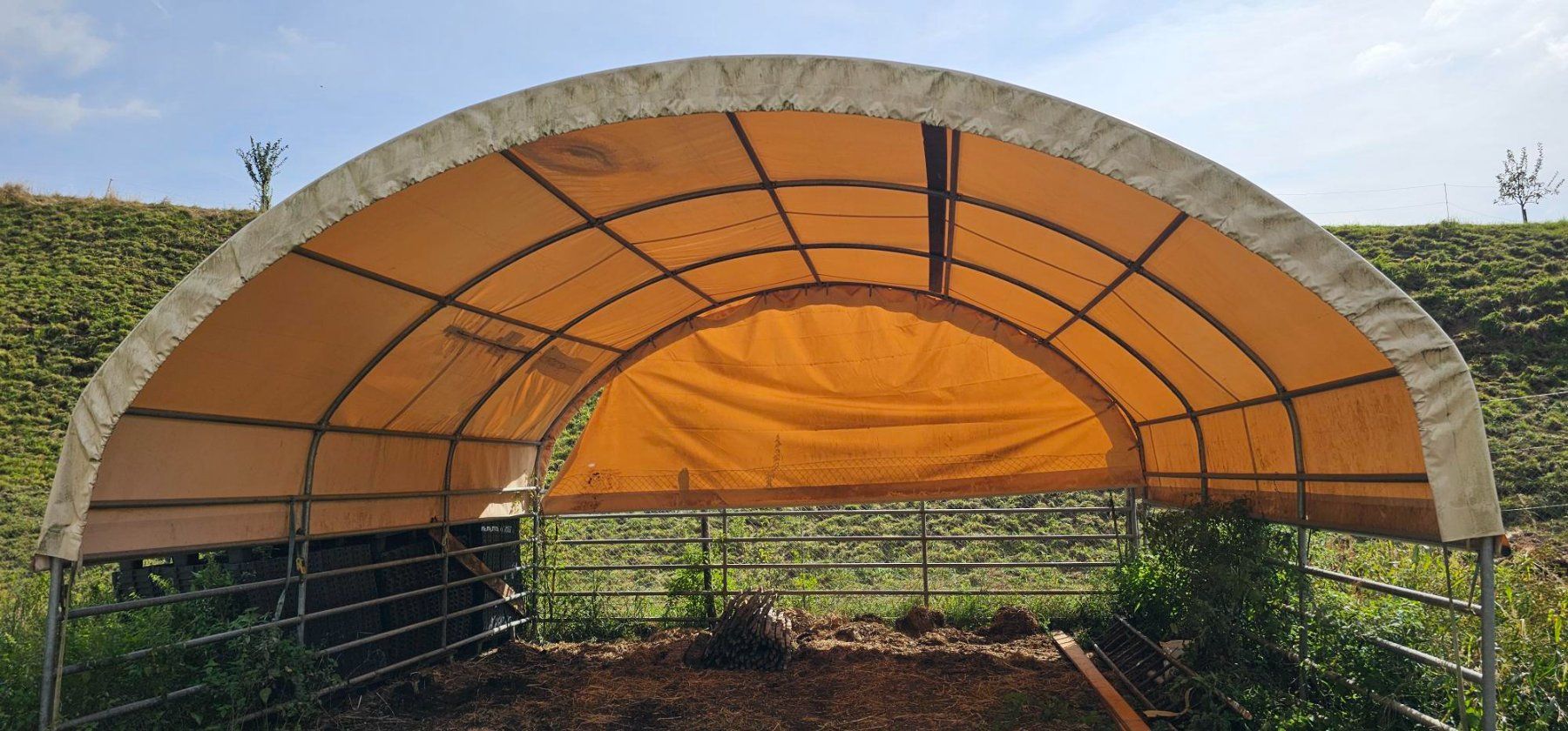 Accessori per la stalla: Weideuntterstand Rundbogenzelt – Usato da Steinen venduto da Holz1