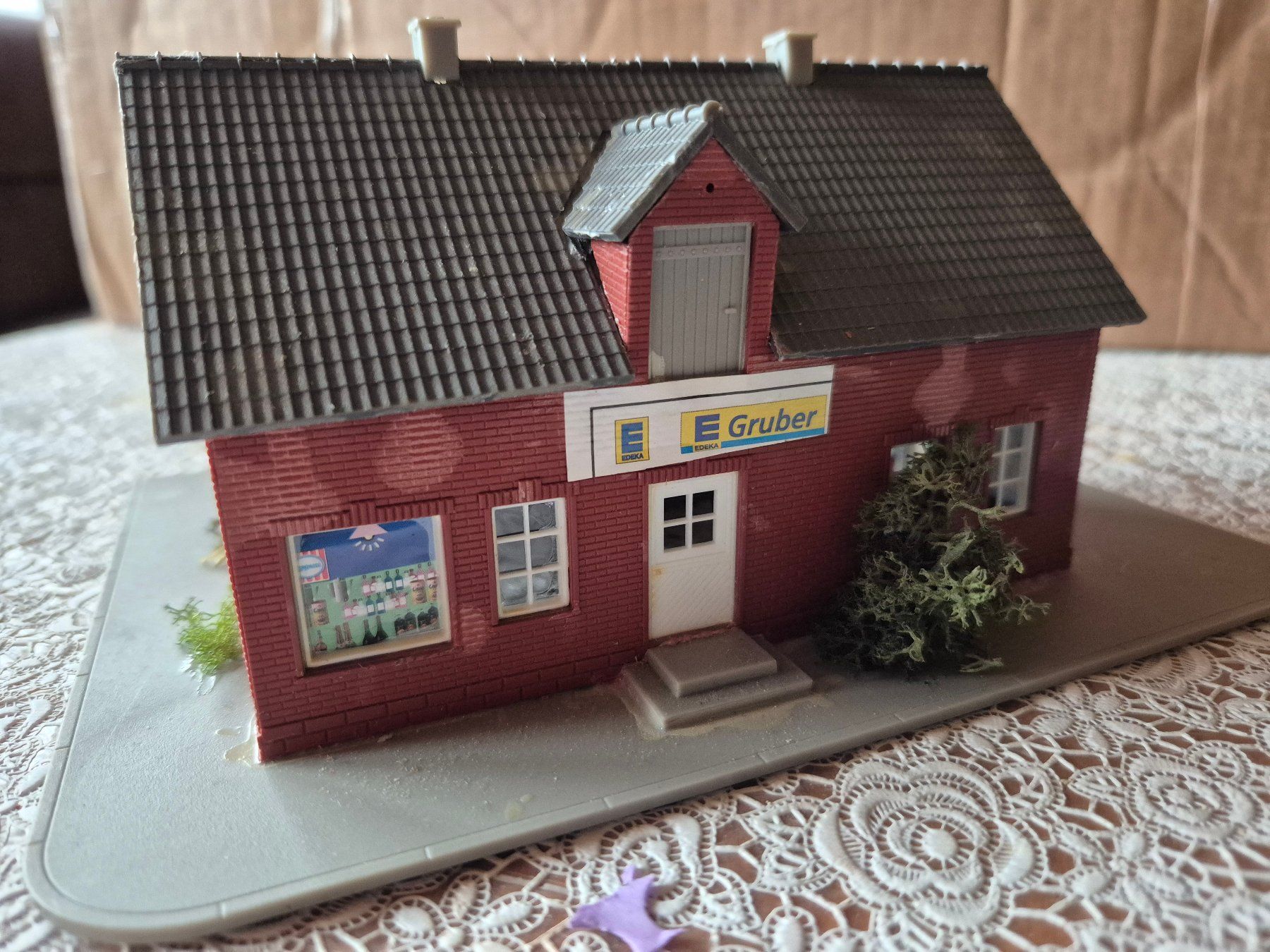 Vollmer Modelleisenbahnen: grosses Backsteinwohnhaus H0 – Gebraucht aus Bibern SH von streunekater 1