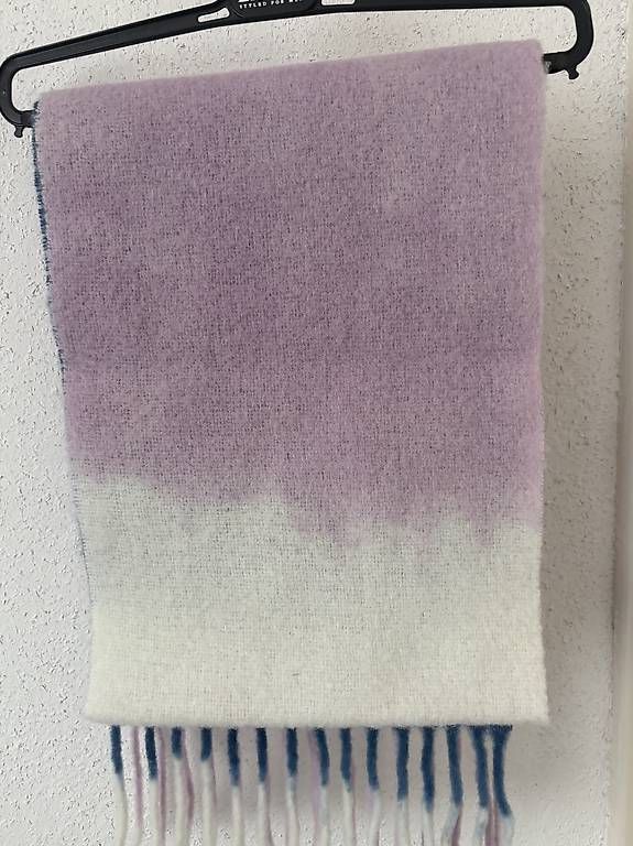Foulards & écharpes: Jimmy Choo Wool Scarf  – D'occasion à Liebefeld par ann_2frz 1