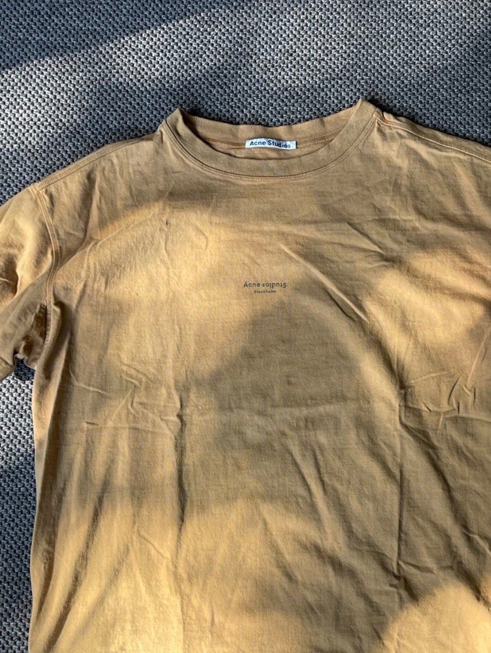 Acne Studios T-shirts: Acne Studios, T-Shirt taille M – D'occasion à Zürich par liv125