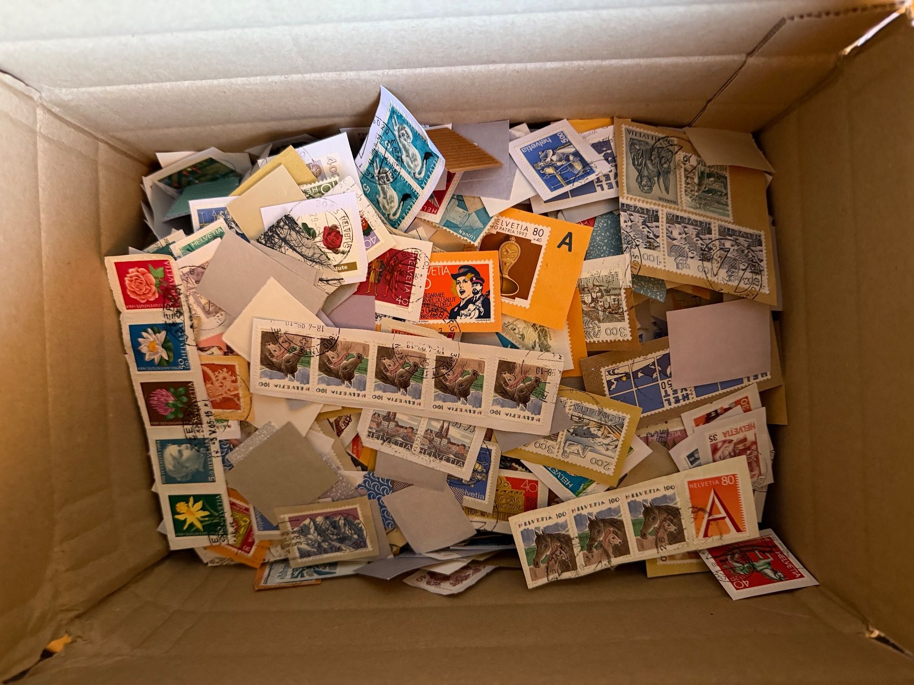 Tutti i francobolli: Briefmarken Schweiz auf Papier – Usato da Oberbuchsiten venduto da Rpv