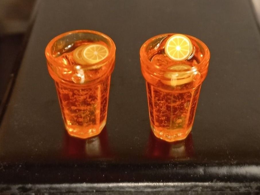 2 Eistee Drink für Puppenhaus, Setzkasten | Kaufen auf Ricardo