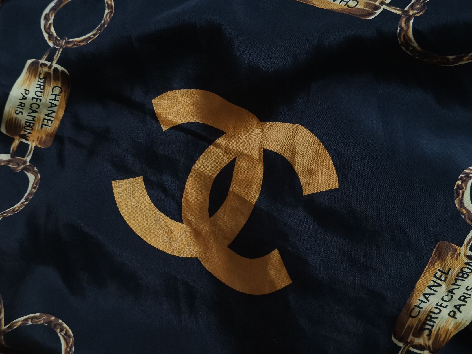 Chanel Foulard & Sciarpe: CHANEL Seidentuch – Usato da Zürich venduto da Anni_Z 3