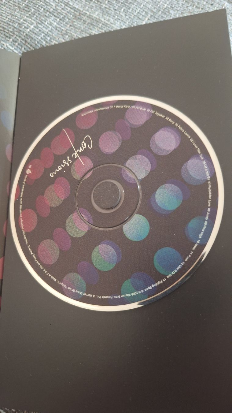 CD: Madonna Confessions on a Dancefloor limited edition Box – Usato da Luzern venduto da thomarco 3