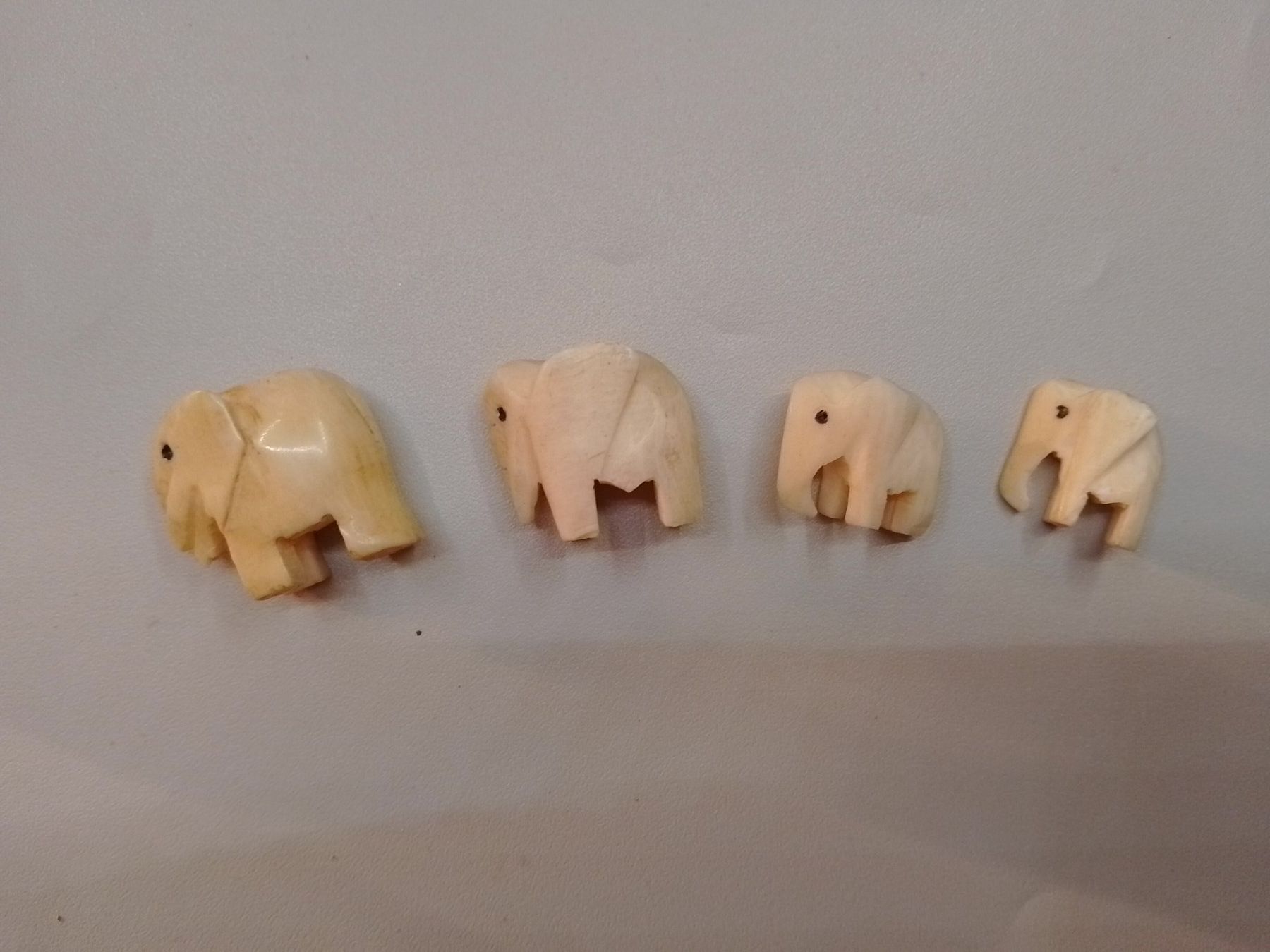 Statuette: Petits éléphants sculptés vintage – Usato da Echandens venduto da Gamora32