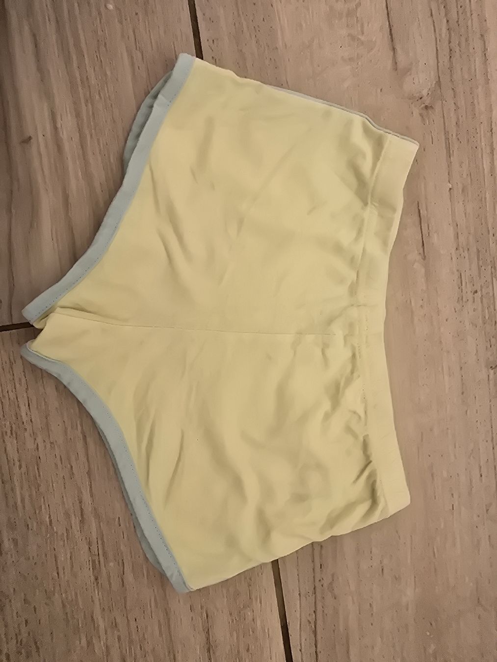 Pantaloni: Hello Kitty Shorts, light yellow, summer style, – Usato da Menziken venduto da farfalla2211 1