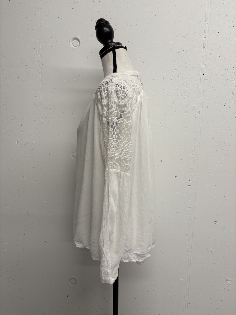 Camicette: Glamour Crown Bluse Gr. 40 Weiss mit Spitze Viskose – Usato da Regensdorf venduto da secondchancefashion 2