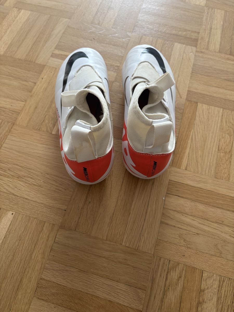 Nike Scarpe per ragazzi: Nike, taille 33, parfait état! – Usato da Yverdon-les-Bains venduto da Cactus99 1