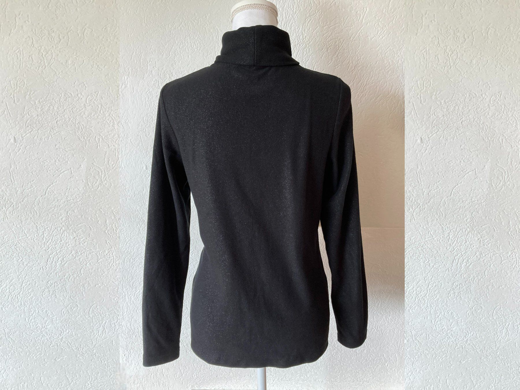Maglioni & Felpe: Microfleece schwarzer Rollkragenpullover, Gr. S - 36/38 – Nuovo (secondo la descrizione) da Küsnacht ZH venduto da PLZoll 2