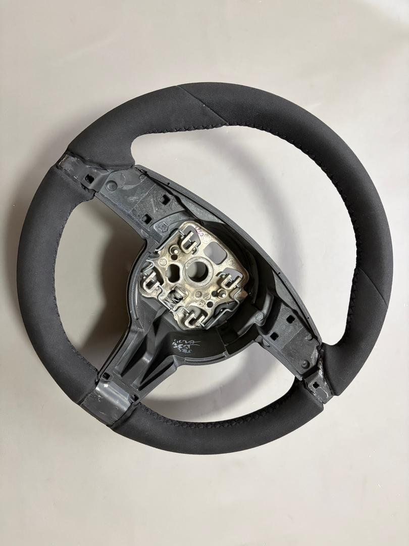 Porsche Tutti pezzi di ricambio auto: 997.2 GT3 Steering wheel lenkrad – Nuovo (secondo la descrizione) da St-Maurice venduto da karu180sx 1