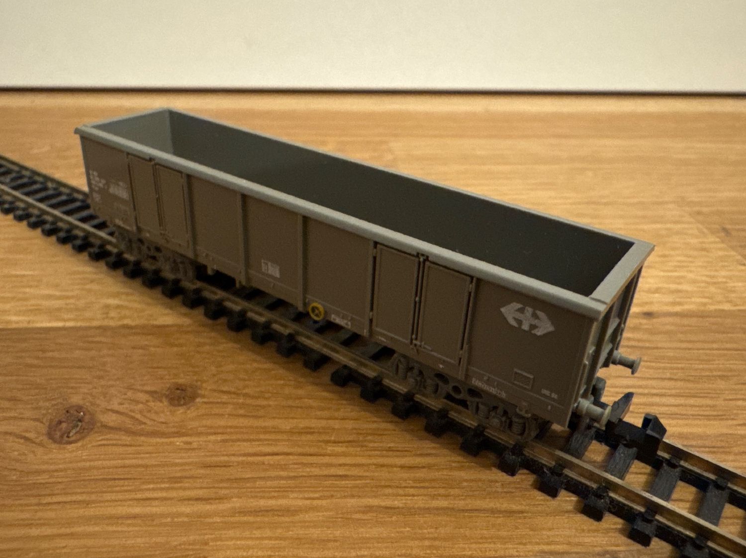 Fleischmann Modellini di ferrovie: Fleischmann SBB Güterwagen Eaos – Nuovo e nell'imballaggio originale da Schlierbach venduto da Look8 1