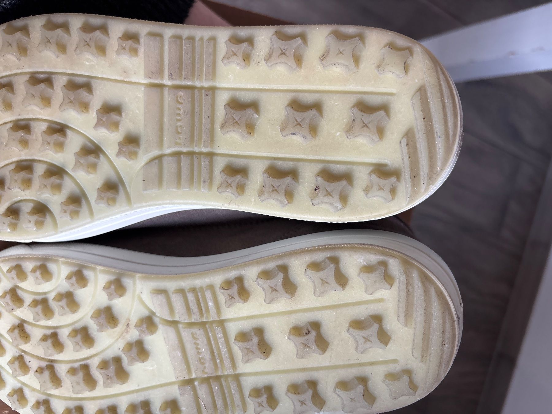 Lowa Scarpe da donna: Lowa Schuhe Gr.43.5 – Usato da pfäffikon zh venduto da manuela052 3